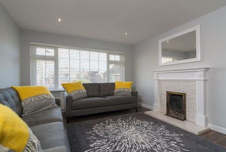 3 Deramore Court, 77 Deramore Park South , BELFAST, BT9 5JY - Photo 2