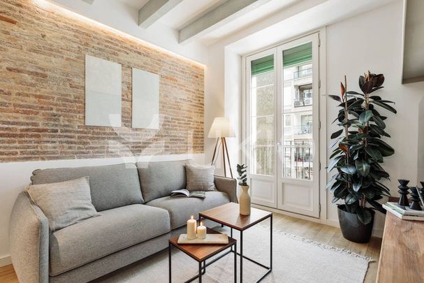 2 room luxury Apartment for rent in Barcelona, Spain - Photo 1