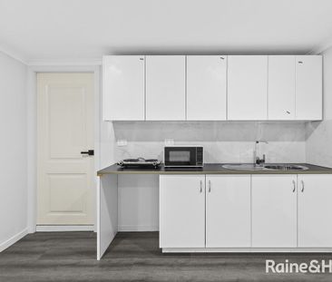 Self Contained Studio - Photo 3