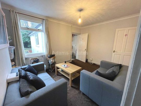4 bedroom semi-detached house to rent - Photo 1
