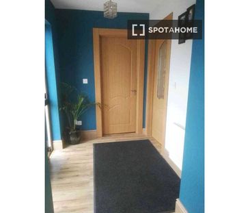 Room in shared 4-bedroom flat for rent in Drumfinn, Dublin - Photo 5