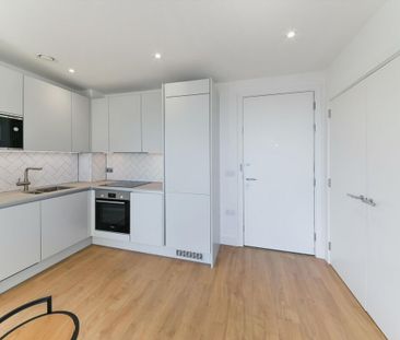 Studio apartment to rent in Peppercorn Court E14 - Photo 5