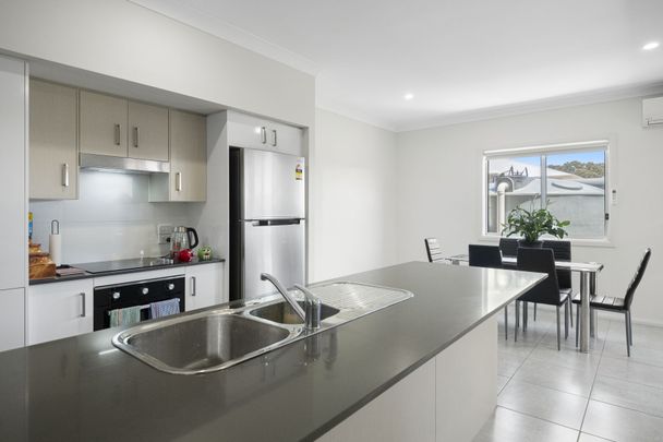 1/33 MATCHLESS AVENUE - Photo 1