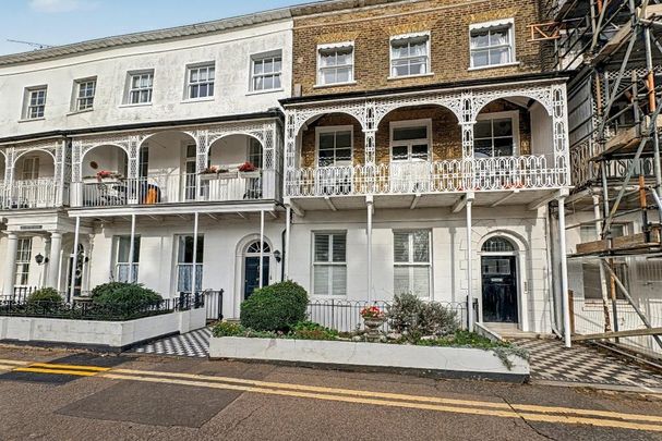 1 bedroom flat to rent - Photo 1