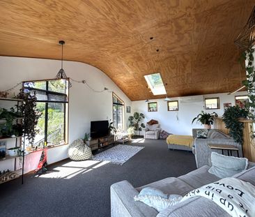Beautiful 4 Bed 2 Bath Home with Sea Views and Loa... - Photo 6