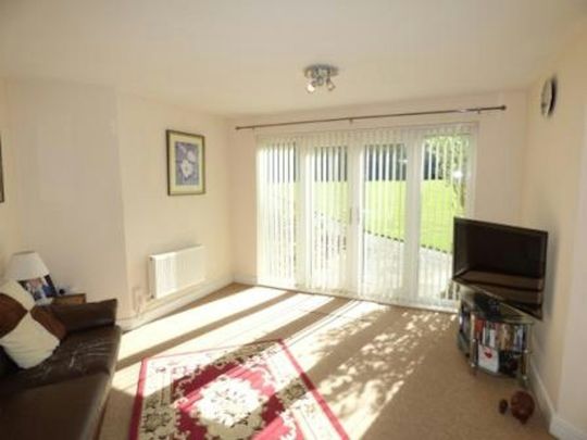 Ground floor flat to rent on - Photo 1