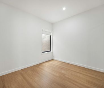 5 Taro Walk, Rockbank VIC, Belconnen - Photo 3