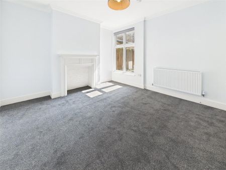 5 bedroom maisonette to rent - Photo 4
