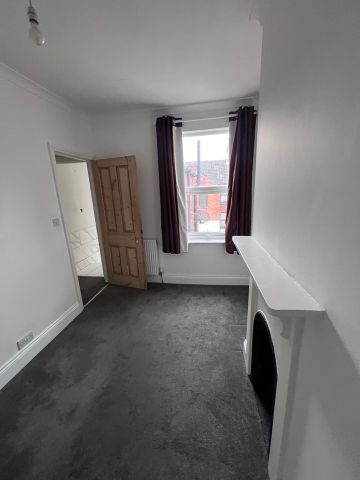 2 Bed Terraced House, Luther Street, LE3 - Photo 5