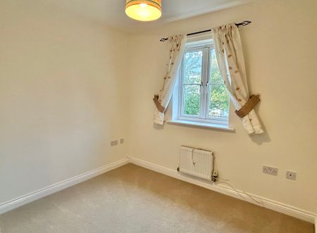 3 bedroom Three Bedroom House to rent - Photo 4