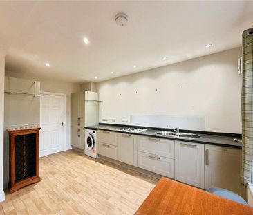 3 bedroom semi-detached house to rent - Photo 6