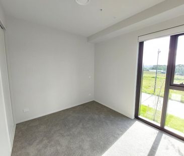 Modern 2 Bedrooms and 2 Baths + Car park - Photo 2