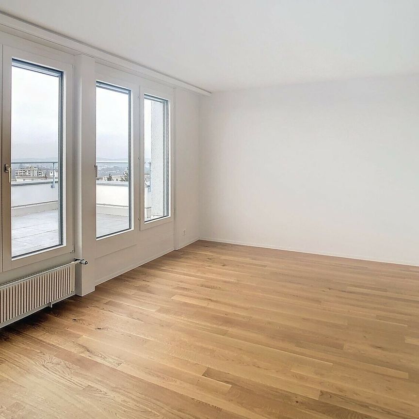 EXCEPTIONNEL ! 5,5 PCES DE 156 M² EN ATTIQUE ! - Foto 1