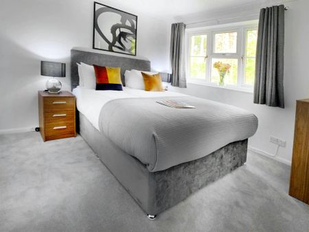 1 Bed, House - Photo 2