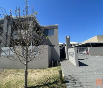 Modern 2-Bedroom Apartment Living in the Heart of Maddington - Photo 3