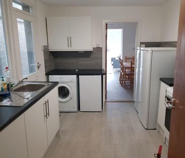 5 bedroom house share to rent - Photo 4