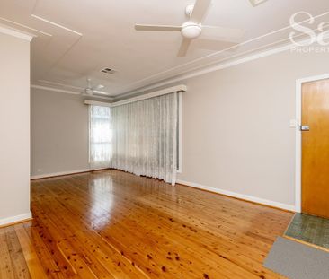 12 Lucas Crescent, Adamstown Heights NSW 2289 - House For Rent | Do... - Photo 6