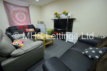 7 Bedroom End Terraced House for rent in Buckingham Mount - Photo 4