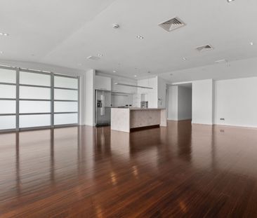 Premium Apartment with Stunning Water Views - Photo 6