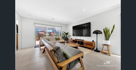 Stylish & Spacious Family Home in Craigieburn!!! - Photo 2