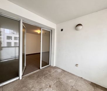 Location Appartement 4 pièces 80m² MARSEILLE 2ème - Photo 2