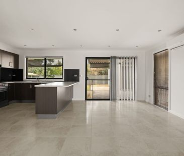 Modern Family Home - Photo 6