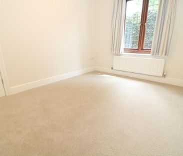 2 bedroom ground floor flat to rent - Photo 4