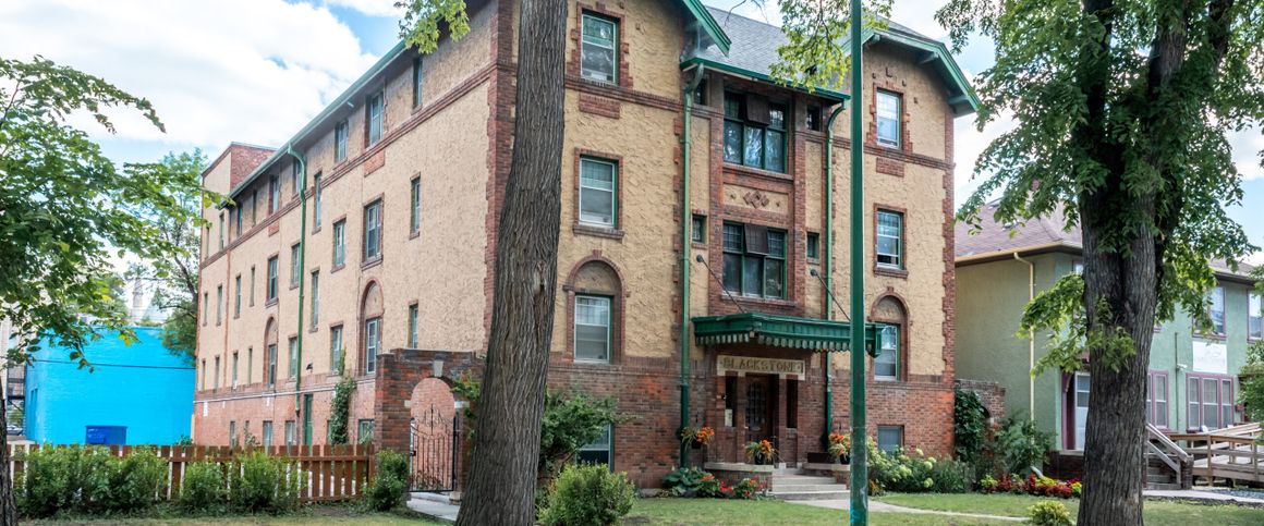 Blackstone Apartments - Photo 1