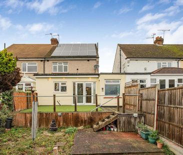 3 bedroom semi-detached house to rent - Photo 2