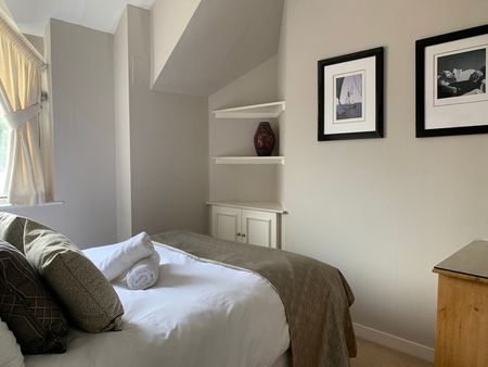 High Street - Photo 5