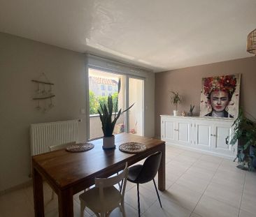 Location Appartement 3 pièces 71m² - Photo 2