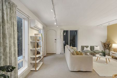 An urban sanctuary in the heart of Epsom - Photo 4