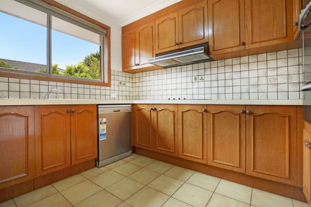 47 Greenvale Dr, Greenvale VIC 3059 - House For Rent | Domain - Photo 4