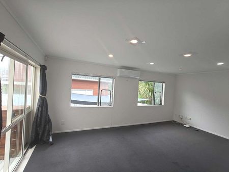 Charming 2BR Pakuranga Retreat! - Photo 5