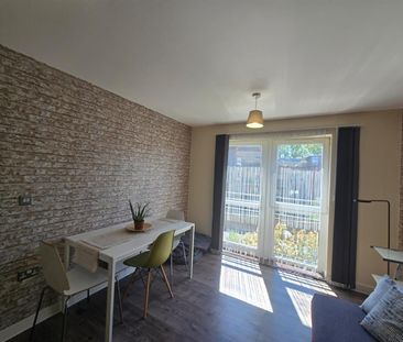 Harry Zeital Way, London E5 - Photo 4
