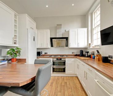 4 bedroom terraced house to rent - Photo 2