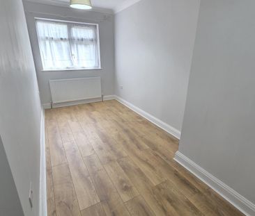 4 bedroom terraced house to rent - Photo 6