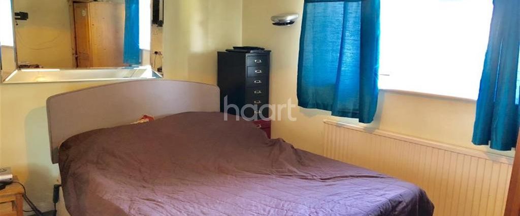 1 bedroom in a house share to rent - Photo 1