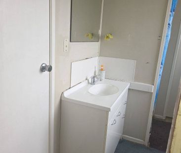 Rear Unit in Convenient Location - Papamoa - Photo 2