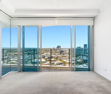 SPACIOUS UNFURNISHED 2 BEDROOM 1 BATHROOM WITH AMAZING CITY VIEWS - Photo 4