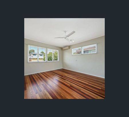 62 Niven Street, Stafford Heights, Qld 4053 - Photo 3