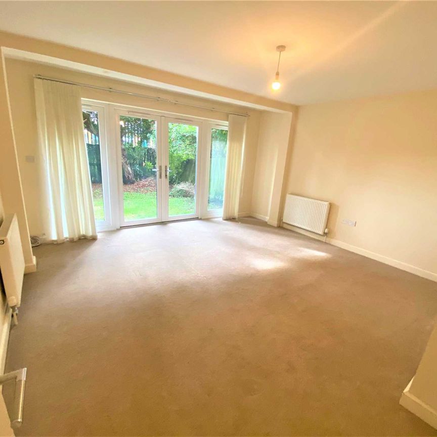 Jade Close, London - Photo 1