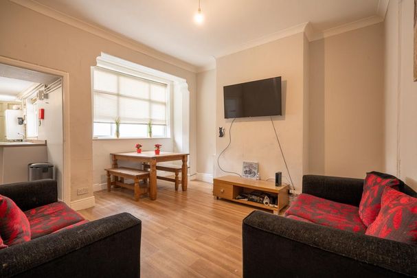 5 bedroom terraced house to rent - Photo 1