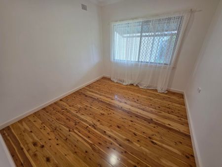 3 bedroom home in flood free location - Photo 5