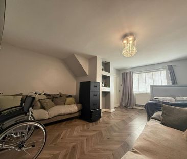 4 bedroom end of terrace house to rent - Photo 6