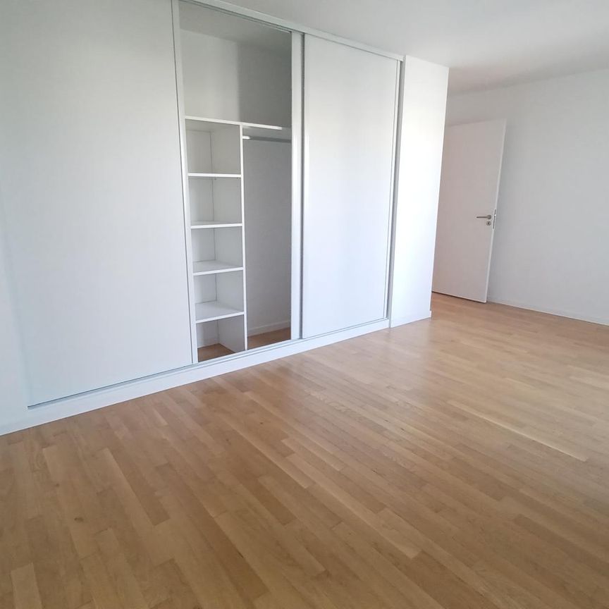 location Appartement F5 DE 98.21m² À CLICHY - Photo 1