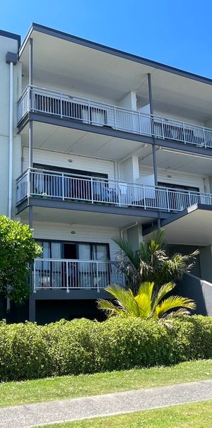 Desirable North Facing Apartment - Photo 1