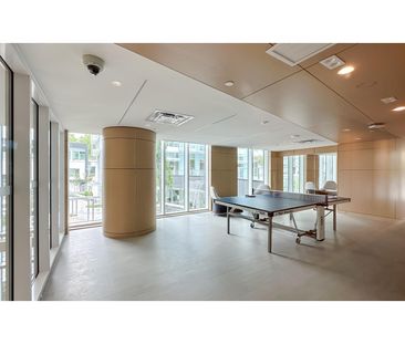 Beautiful and Spacious Two Bedroom in Surrey Central with Exception... - Photo 1