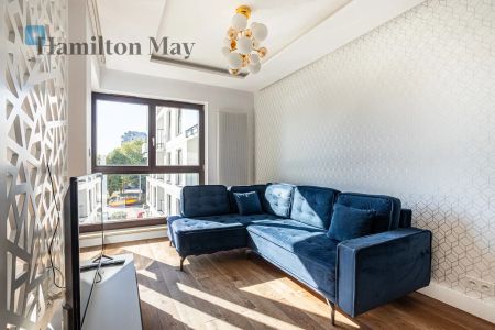 Ciche mieskzanie przy metrze - Фото 2