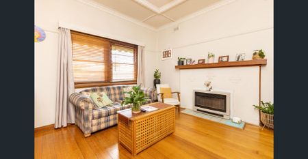 Charming 3 bedroom home. - Photo 2